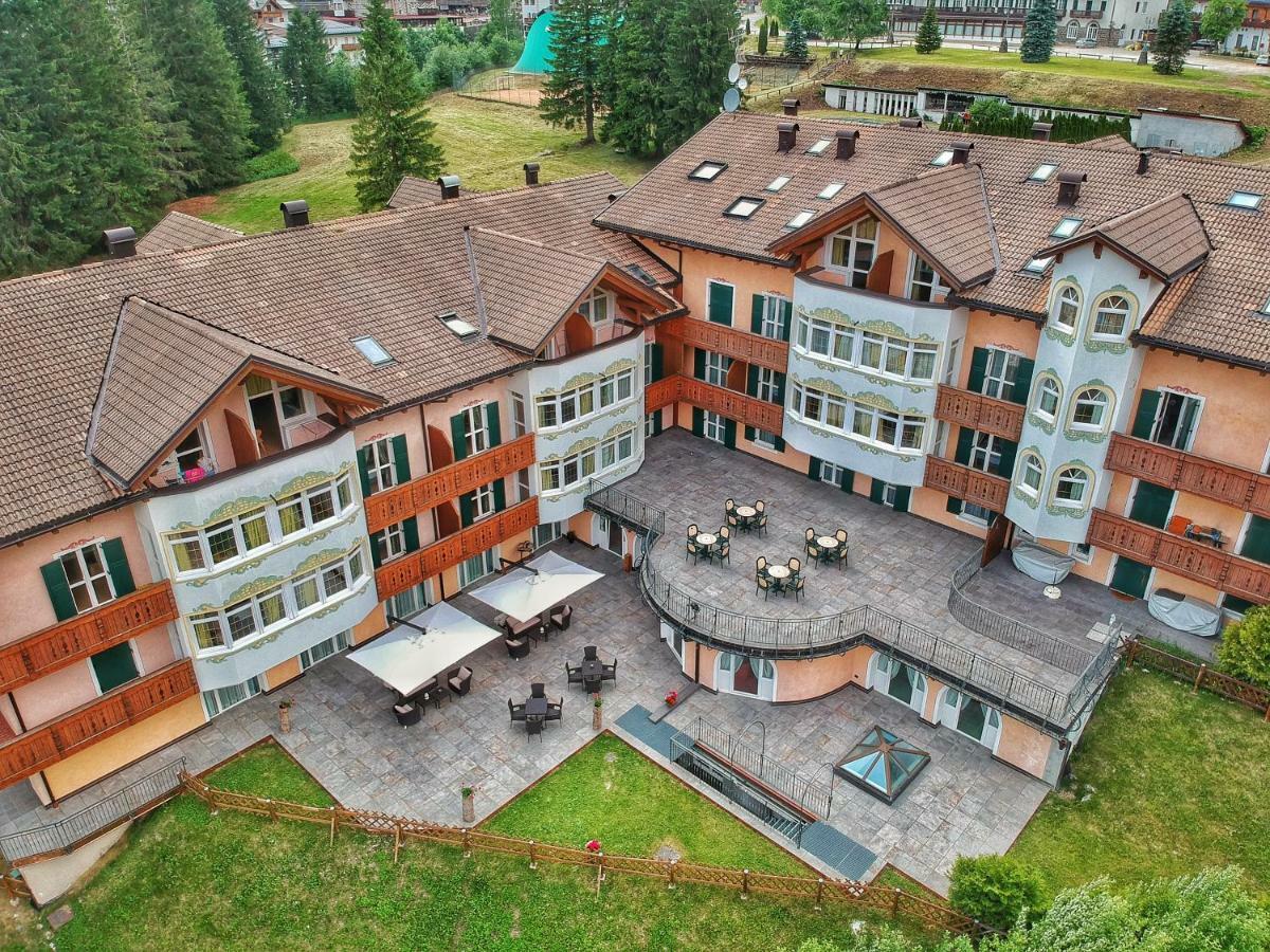 Residence Pez Gajard San Martino Di Castrozza Exterior foto